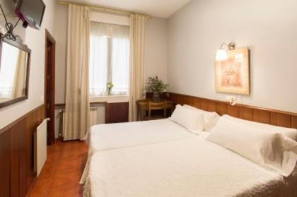 Hostal La Vera - image 8