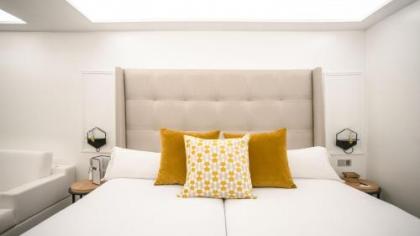 Hotel Regina - image 10
