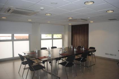 Suites Viena Plaza de España - image 20