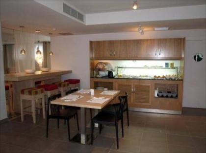 Eco Alcala Suites - image 4