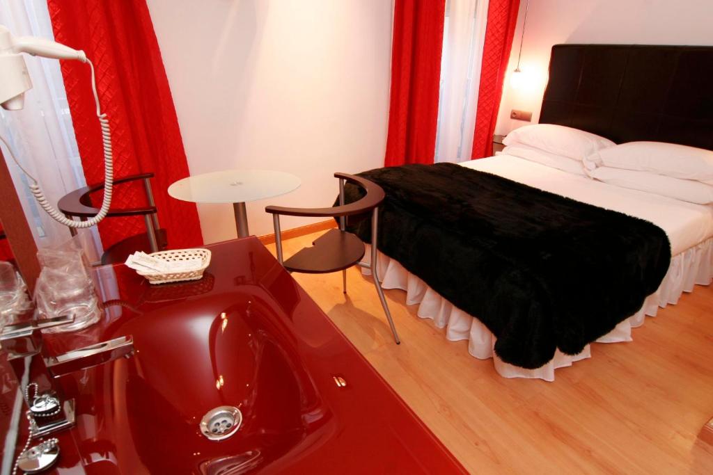 Hostal Santo Domingo - image 4
