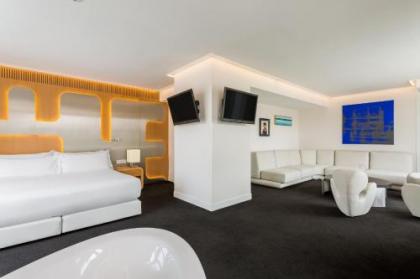 Room Mate Oscar - image 18