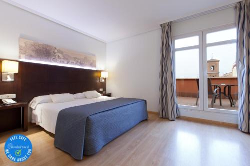 Ganivet - main image