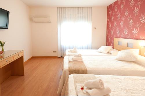 Hostal Abami II - image 4