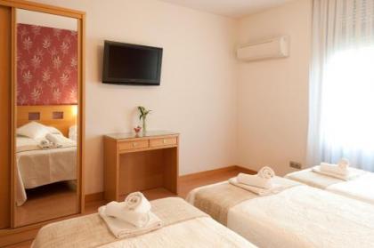Hostal Abami II - image 5