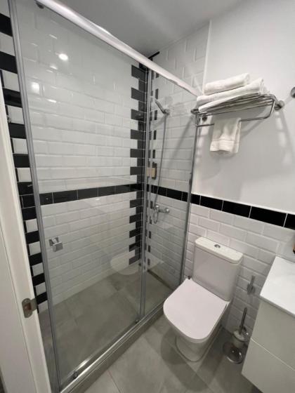 Hostal Galaico - image 25