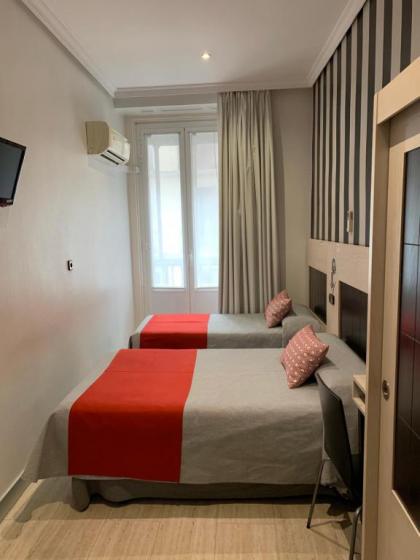 Hostal Castilla I Atocha - image 10