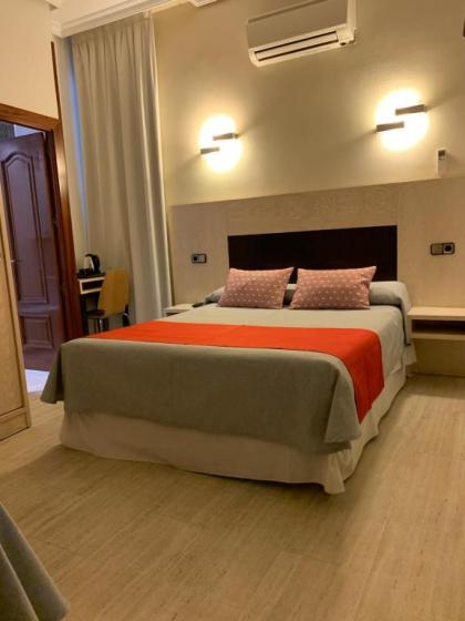 Hostal Castilla I Atocha - image 11