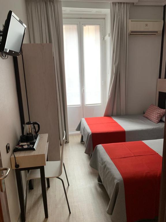 Hostal Castilla I Atocha - image 5