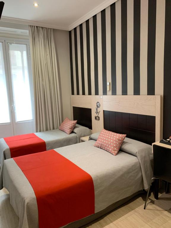 Hostal Castilla I Atocha - image 7