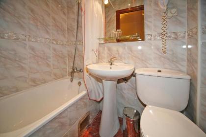 Hostal Prim - image 4