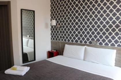 Hostal Abril Madrid - image 12