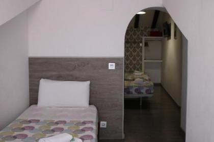 Hostal Abril Madrid - image 8