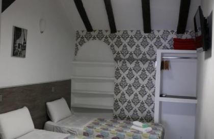 Hostal Abril Madrid - image 9