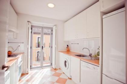 Apartment in the Centre - image 11