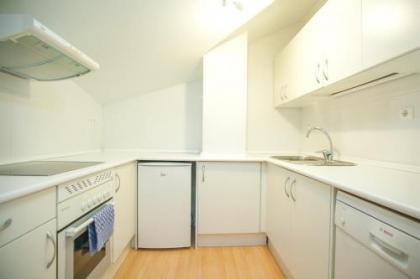 Apartment in the Centre - image 3