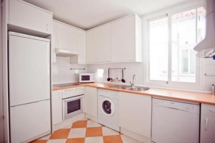 Apartment in the Centre - image 4
