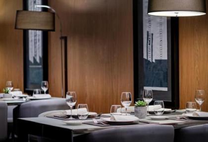 AC Hotel by Marriott Atocha - image 15