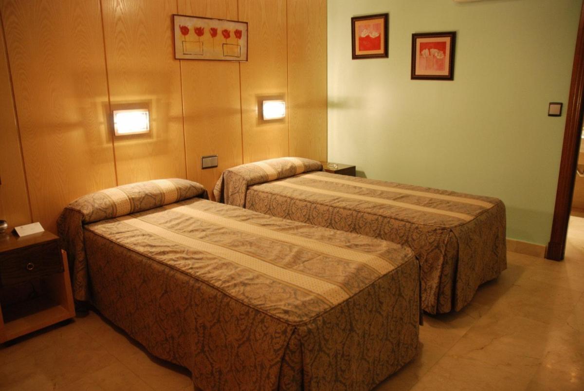 Hostal Los 5 Pinos - main image