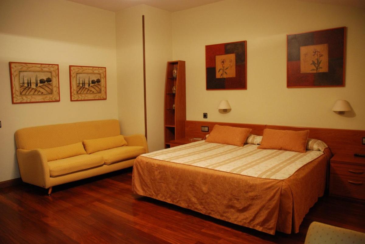 Hostal Los 5 Pinos - image 4