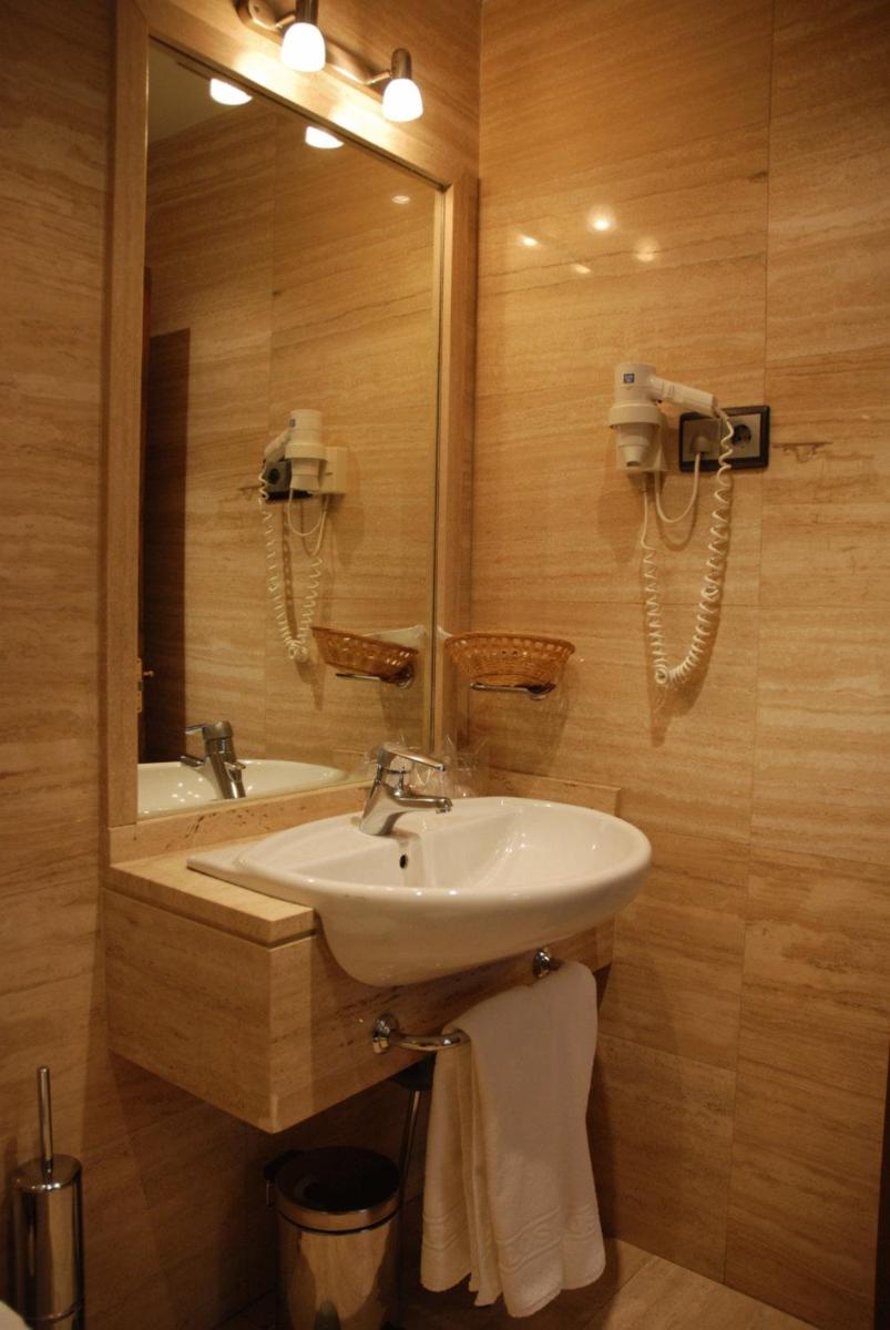 Hostal Los 5 Pinos - image 7