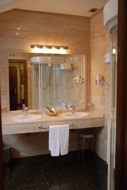 Hostal Los 5 Pinos - image 8