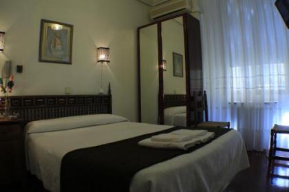 Hostal Esmeralda - image 13