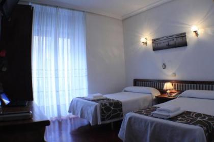 Hostal Esmeralda - image 20