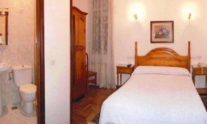 Hostal Maria Cristina - image 13
