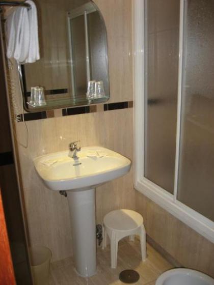 Hostal Maria Cristina - image 17