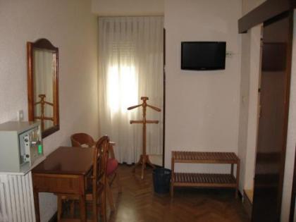 Hostal Maria Cristina - image 8