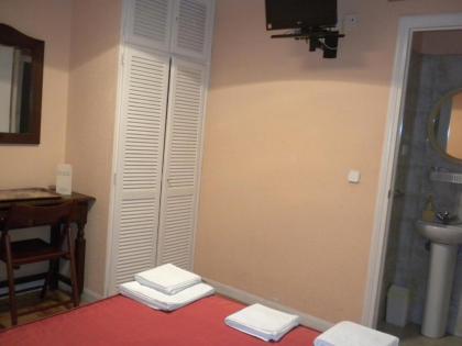 Hostal San Martin - image 4
