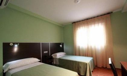 Hostal Avenida Barajas - image 16