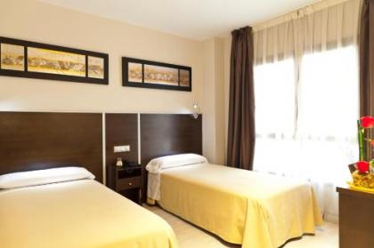 Hostal Avenida Barajas - image 19