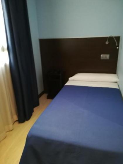 Hostal Avenida Barajas - image 2