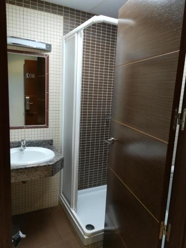 Hostal Avenida Barajas - image 4