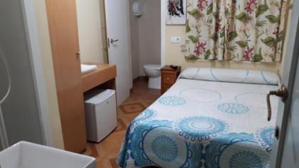 Hostal Fuentesol - image 2