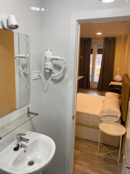 Hostal Alaska - image 22