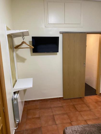 Hostal Alaska - image 24