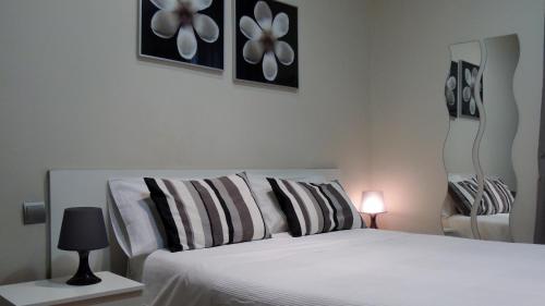 Hostal Cervantes - main image