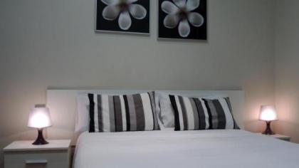 Hostal Cervantes - image 2