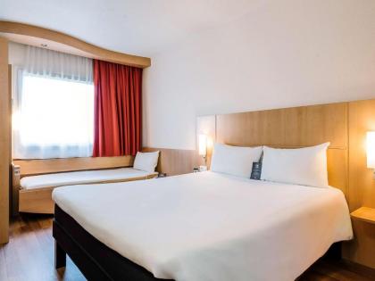 Ibis Madrid Centro - image 13