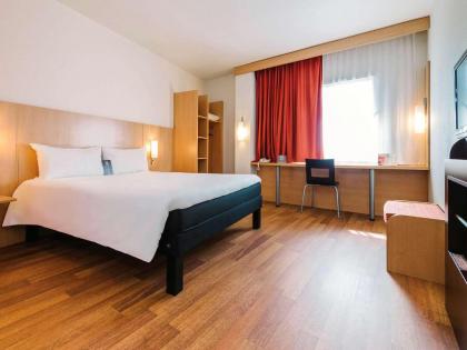 Ibis Madrid Centro - image 15