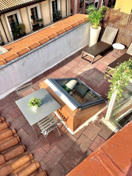 Apartamentos Puerta Del Sol - image 4