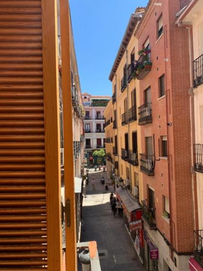 Apartamentos Puerta Del Sol - image 9