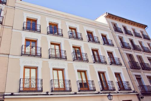 Apartment in Chamberi - image 2