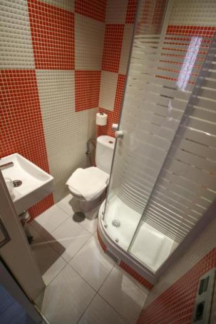 Hostal Foster - image 8