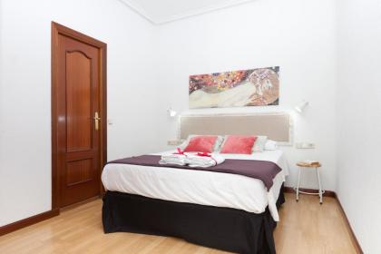 Hostal Vazquez De Mella - image 12