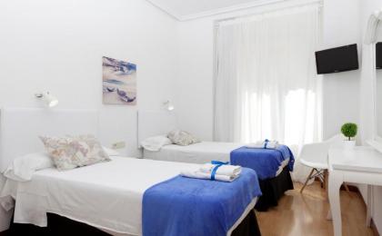 Hostal Vazquez De Mella - image 13