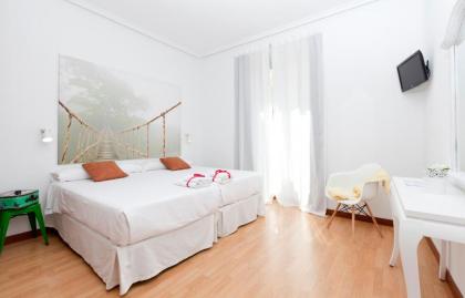 Hostal Vazquez De Mella - image 7
